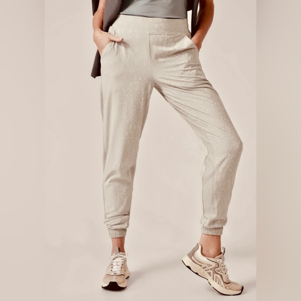 Athleta Brooklyn Textured Jogger Off White Ivory Stone 12